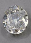 the difference between the cut and shape of a diamond.